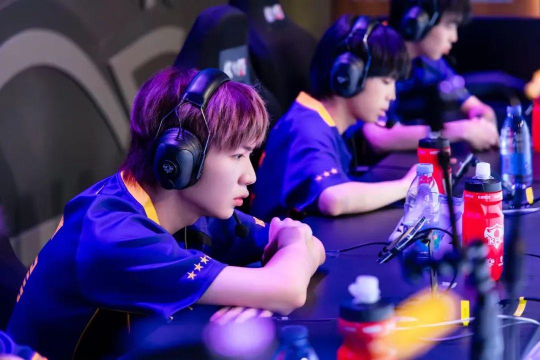 为顶级前锋 为顶级前锋