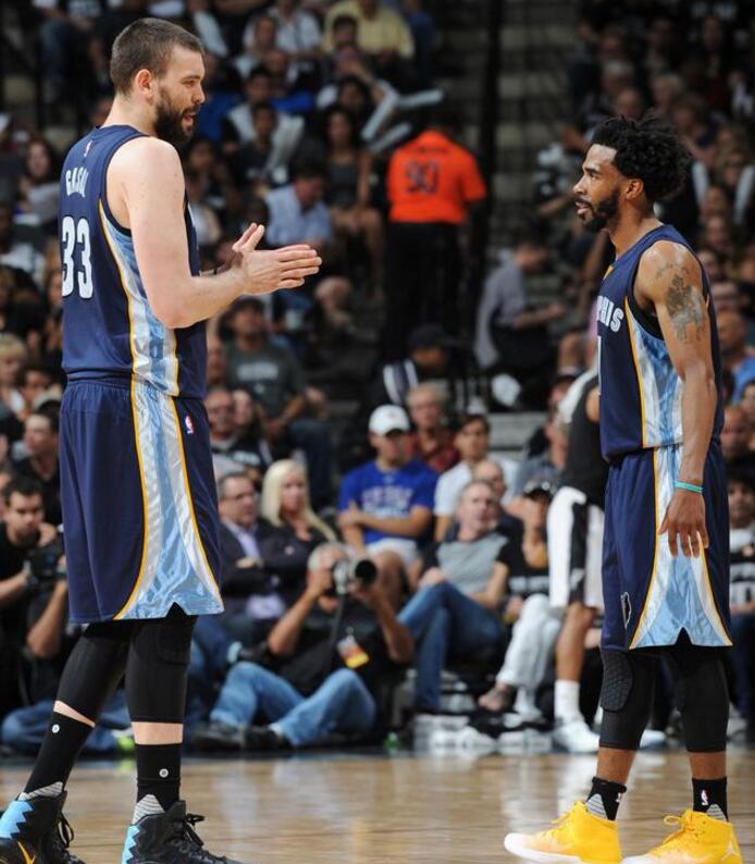 是左后卫位 是左后卫位