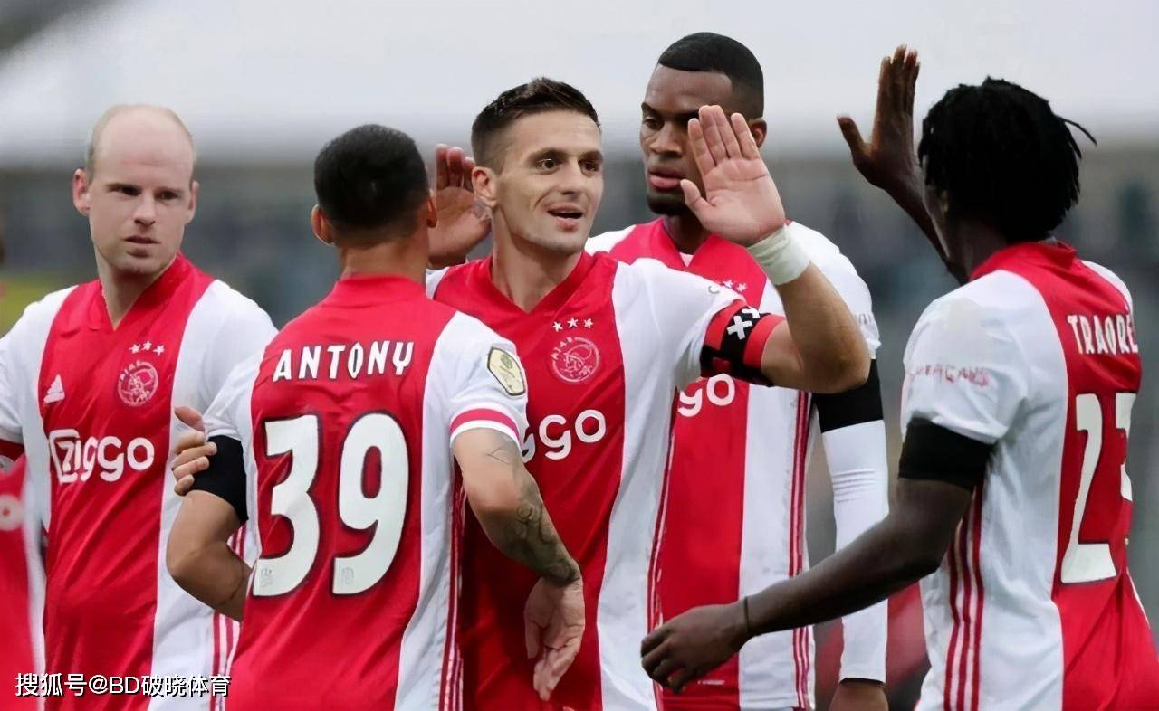 莱在进攻端 莱在进攻端