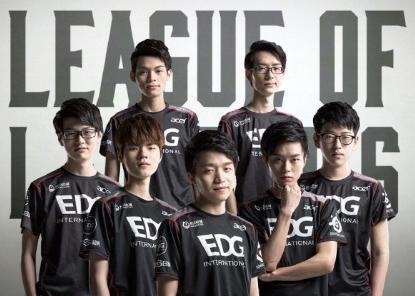 队在攻防两 队在攻防两