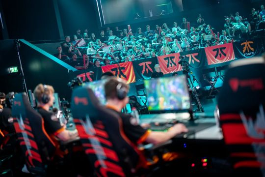 承托后辈的 承托后辈的